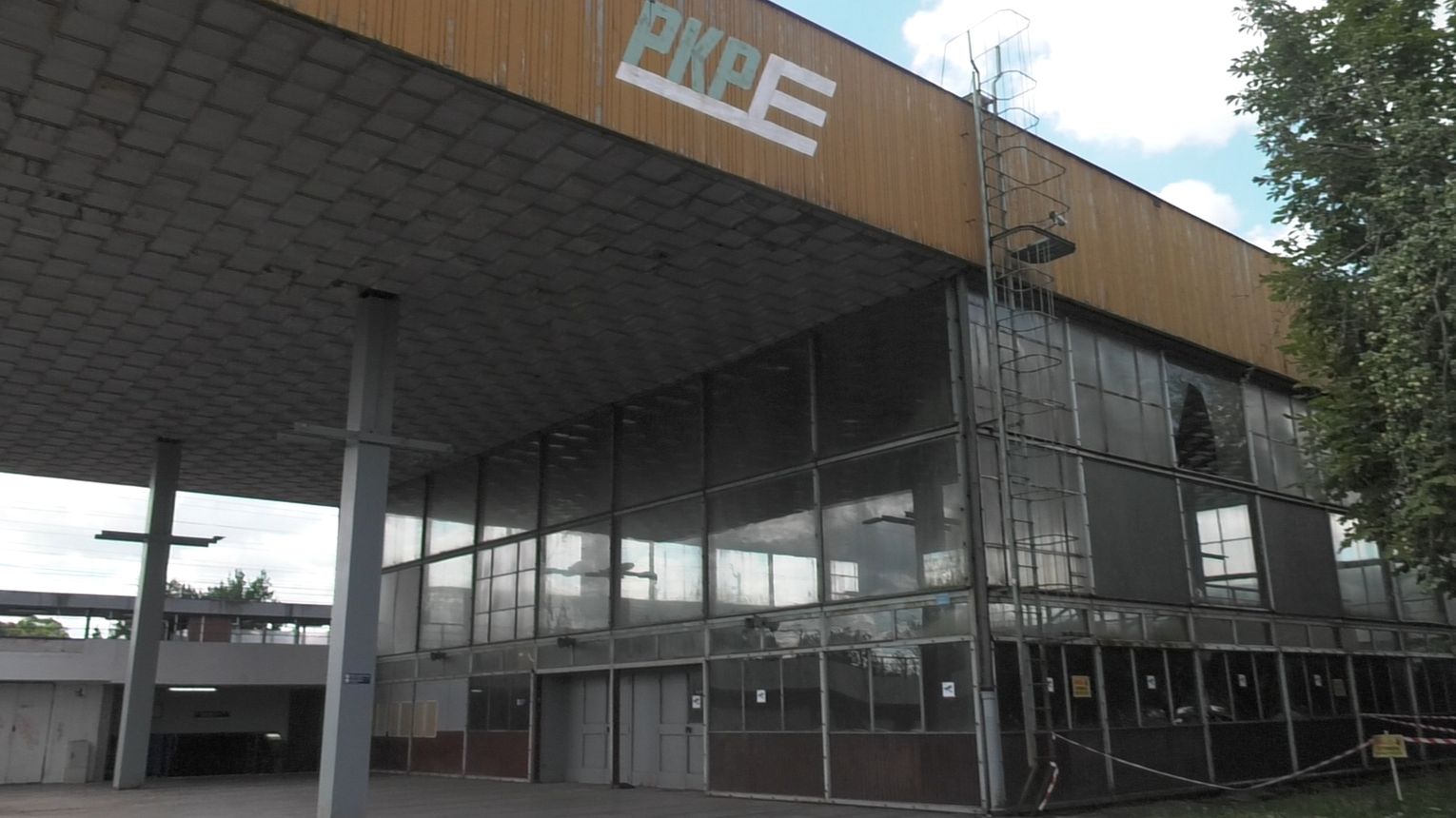 Szpecący dworzec w Mościcach zamieni się w modny klub fitness? Rozmowy są zaawansowane