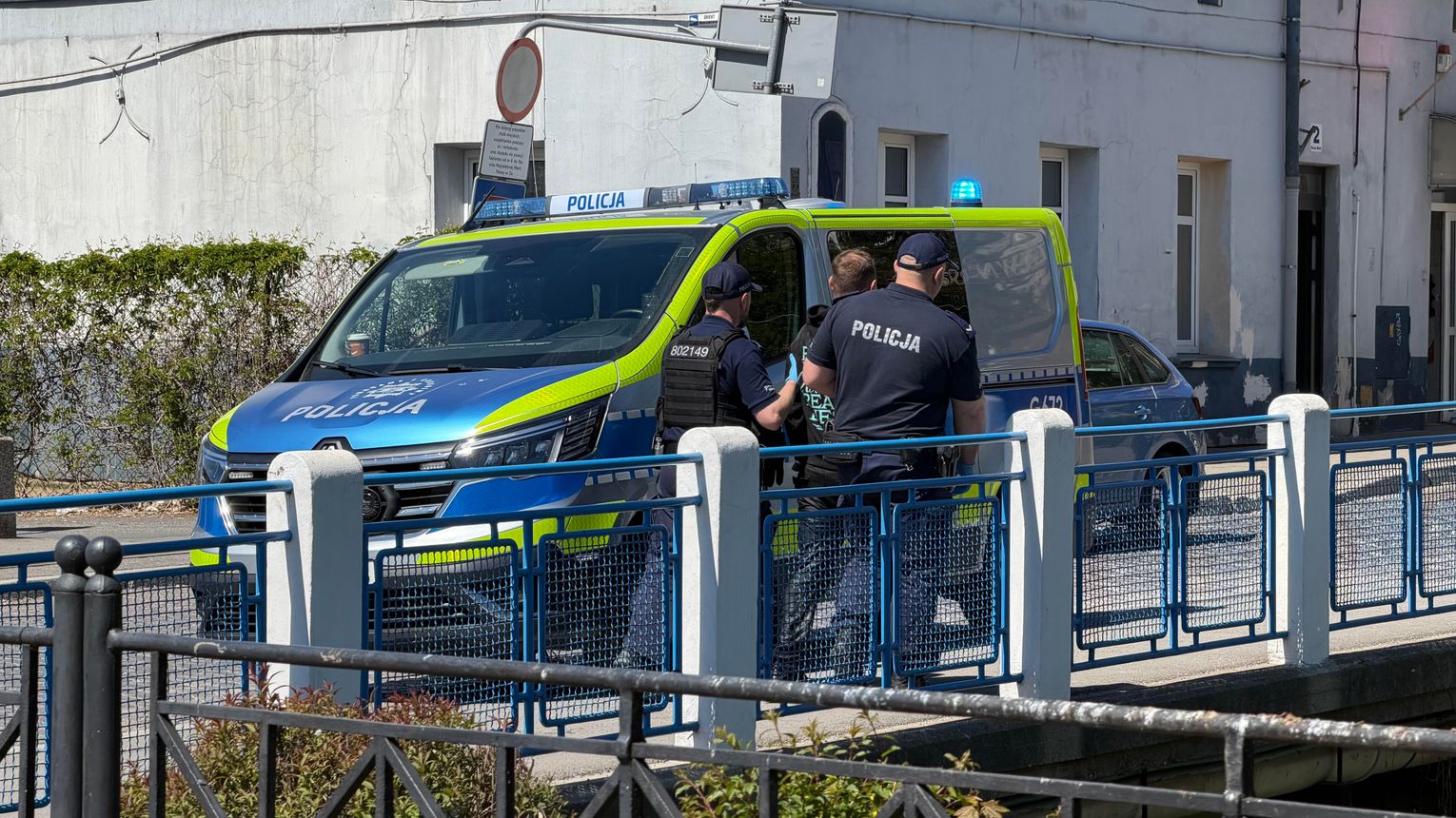 Tarnów: interwencja służb nad rzeką Wątok. Młody mężczyzna zatrzymany