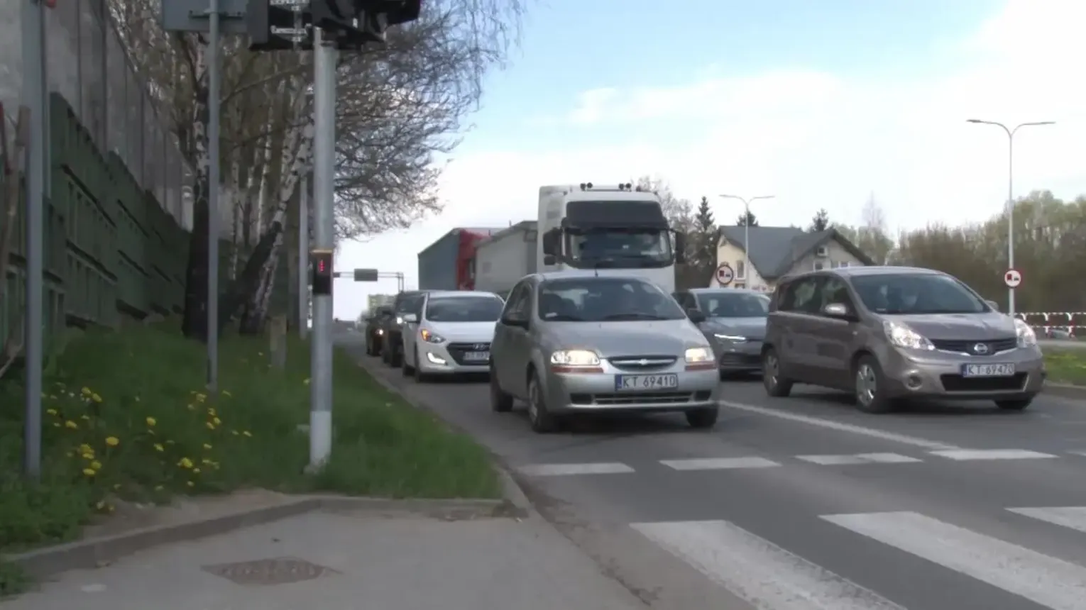 Tarnów. Policja ujawnia wykroczenia kierowców za pomocą drona