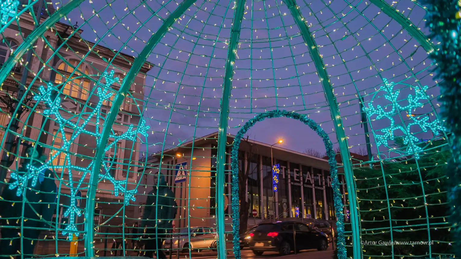 Tarnów w świątecznych iluminacjach