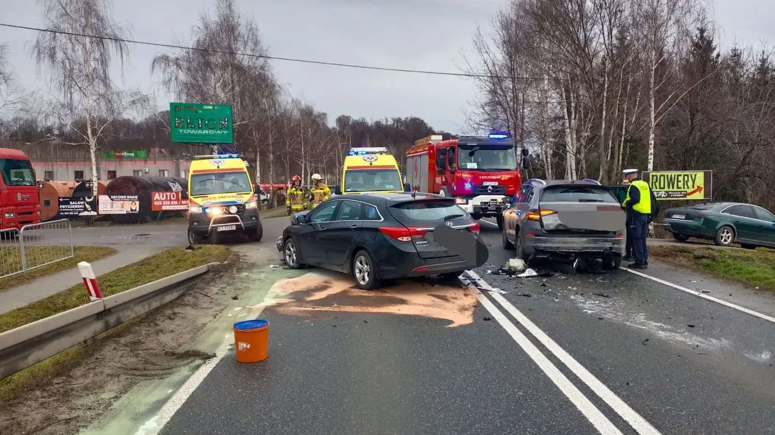 Trzy osoby trafiły do szpitala po wypadku na DK 75 w Czchowie