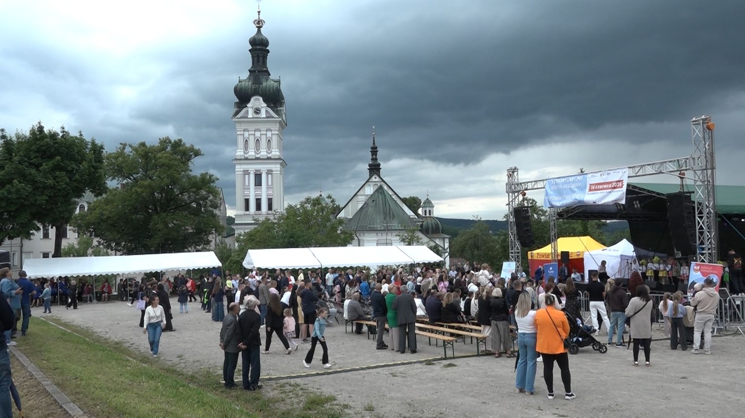 Tuchów w rodzinnym klimacie. XV Sanktuaryjny Festyn Rodzinny i VIII Powiatowe Święto Rodziny "u Matki"