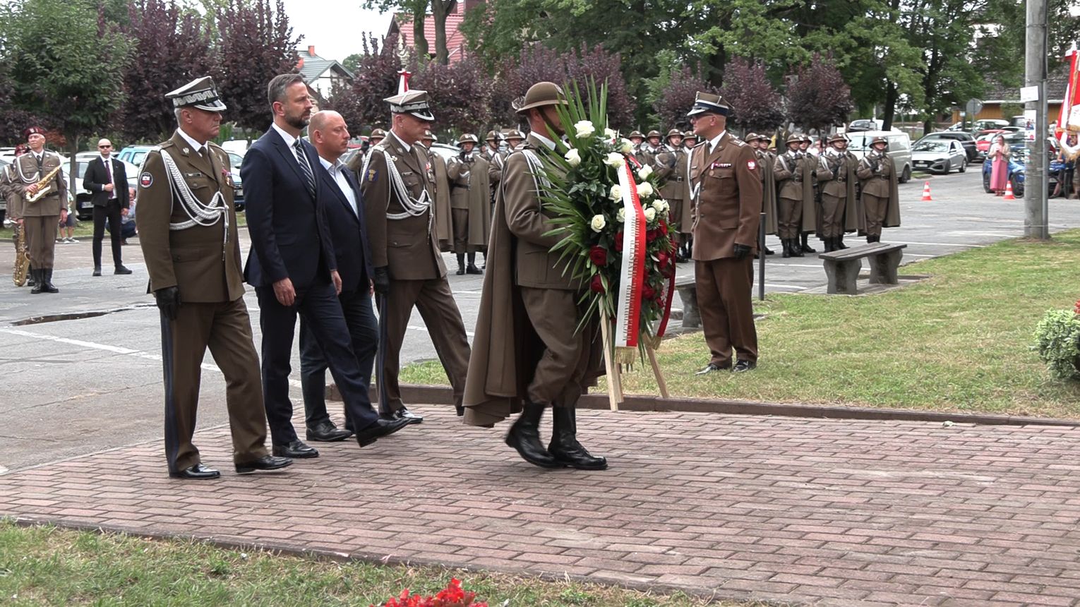 Uroczystości patriotyczne na Słotwinie. Władysław Kosiniak-Kamysz mówił o decyzjach dot. jednostek wojskowych w Brzesku