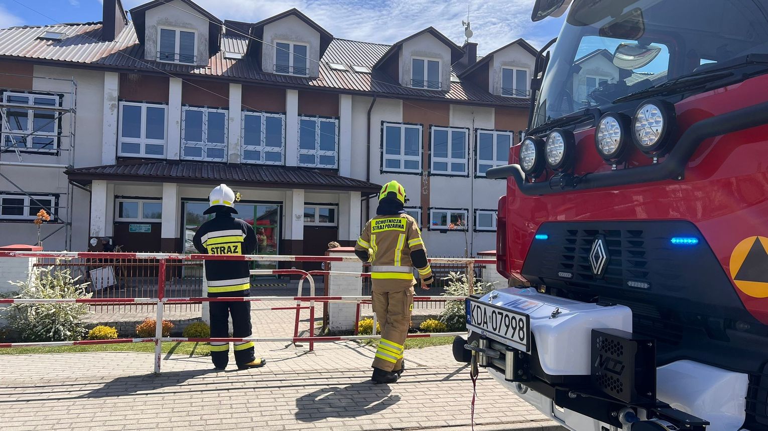 Uszkodzenie instalacji gazowej w szkole w Luszowicach. Ewakuowano 265 dzieci