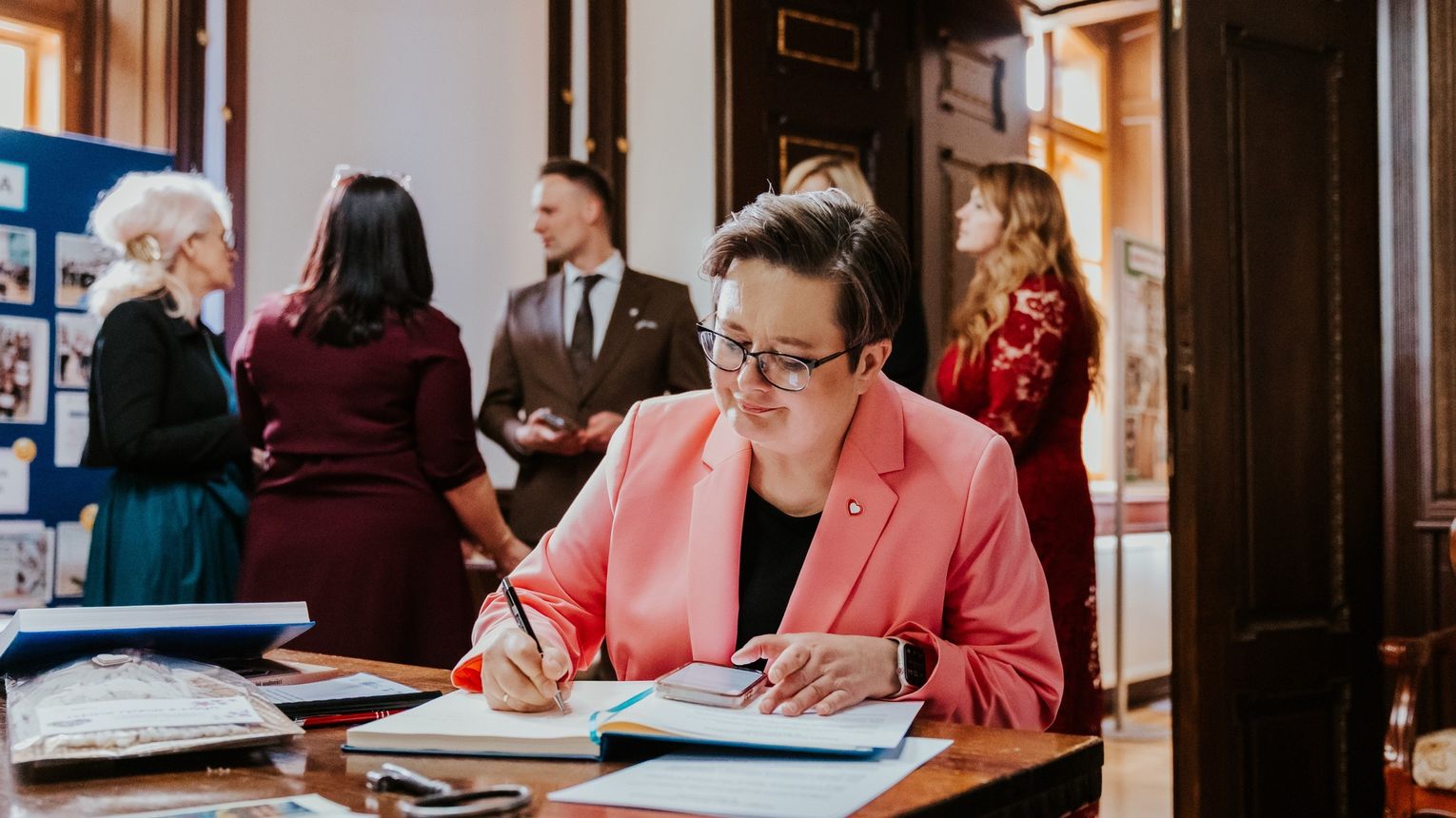 Wiceministra edukacji z wizytą w Szczurowej. Rozmawiano o roli edukacji dorosłych
