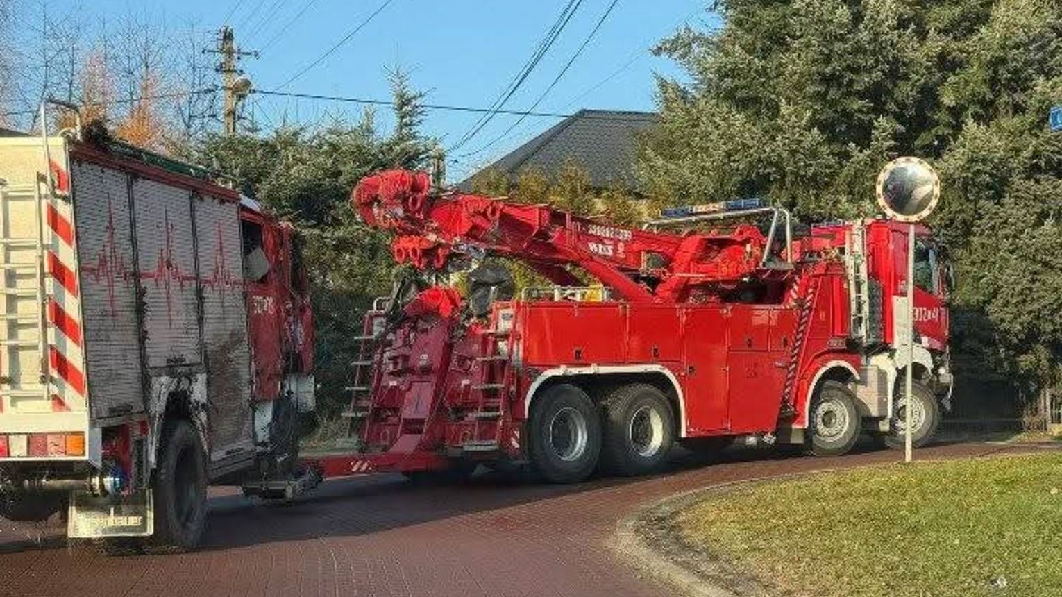Wóz strażacki wypadł z drogi w Małopolsce. Strażak ochotnik był pijany