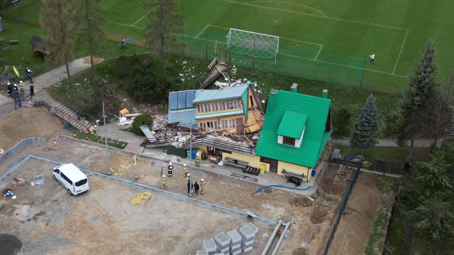 Wybuch gazu w powiecie nowotarskim. Zniszczony budynek klubowy, jedna osoba poszkodowana