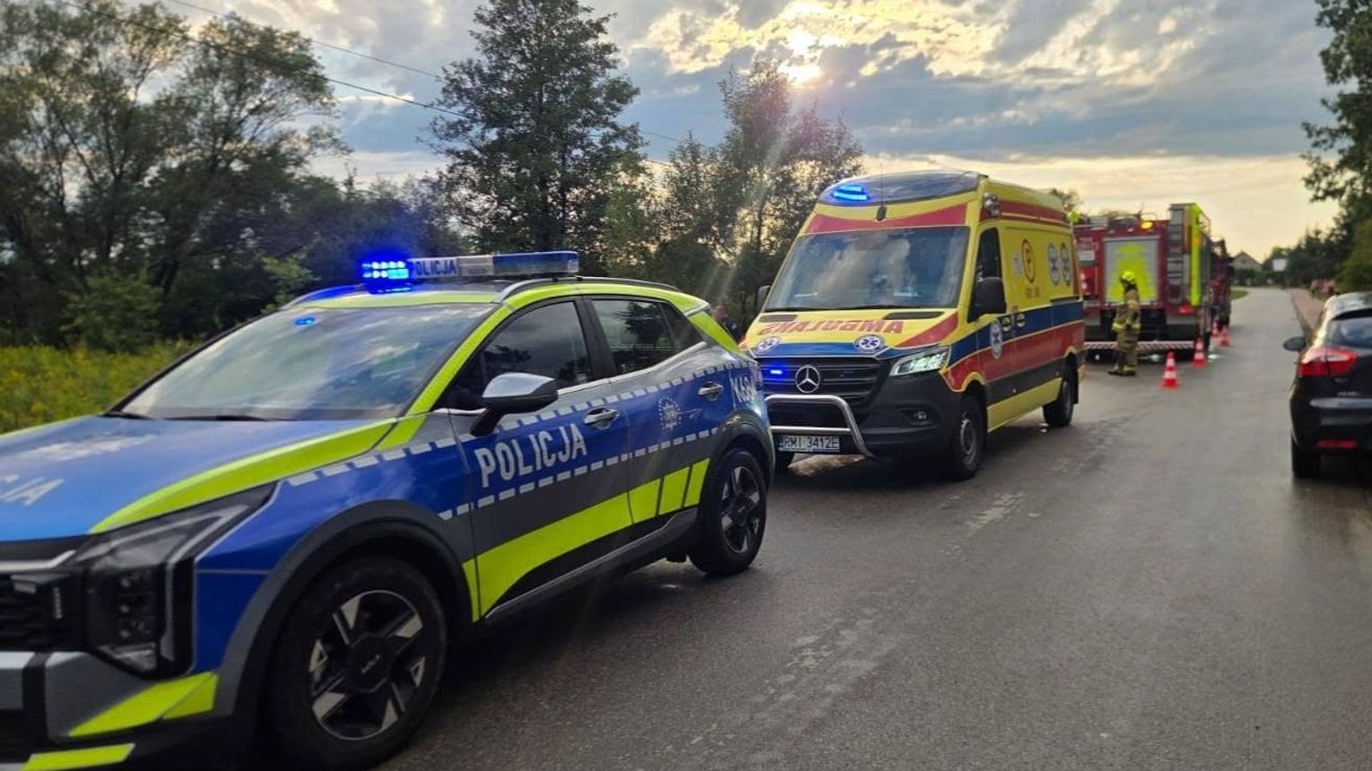 Wypadek 17-latka w Podborzu. Jednośladem poślizgnął się na drewnianej kładce