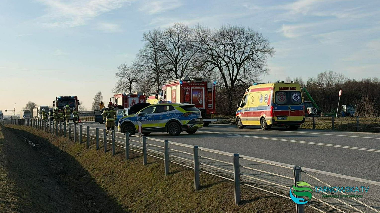 Wypadek na DK94 w Łoponiu. Dwie osoby przewiezione do szpitala w tym dziecko