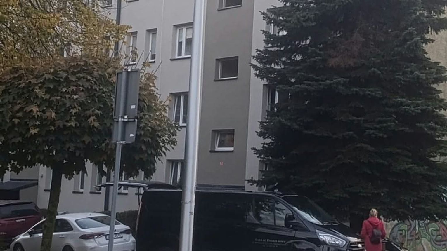 Zadymienie w bloku i zwłoki w mieszkaniu. Strażacy interweniowali w Nowym Sączu