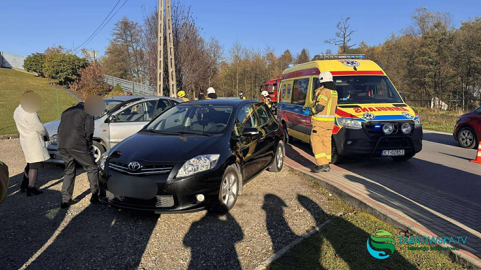 Zderzenie dwóch samochodów w Łękawicy. W jednym z pojazdów małe dziecko