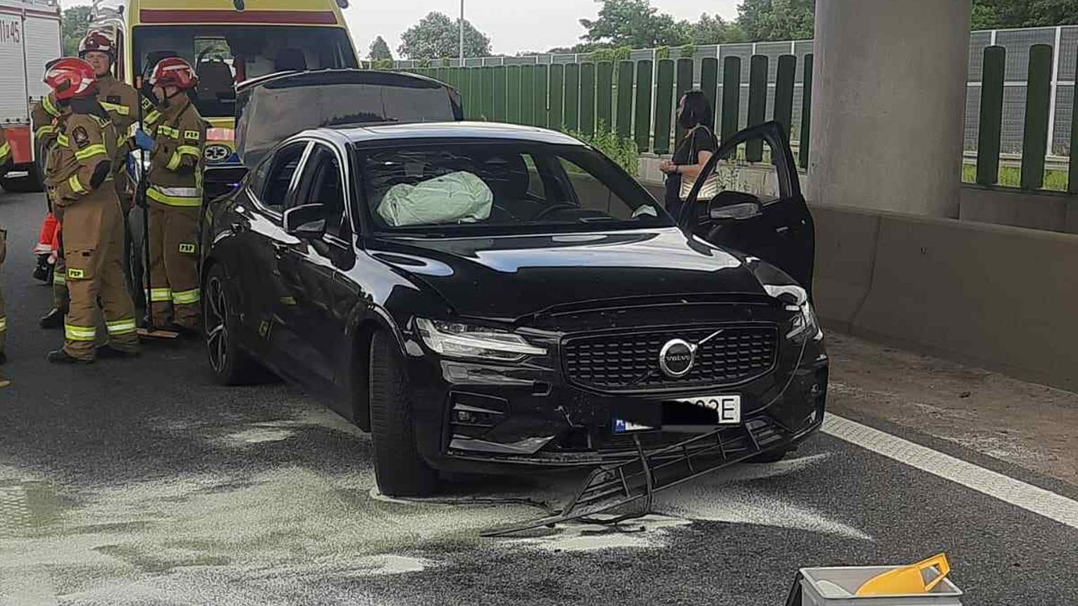 Zderzenie samochodów na autostradzie pod Brzeskiem