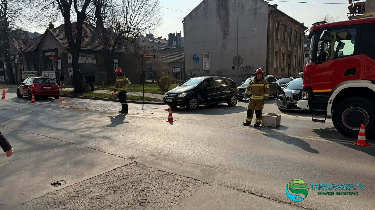 Zderzenie samochodów w Tarnowie. Korki na Solidarności