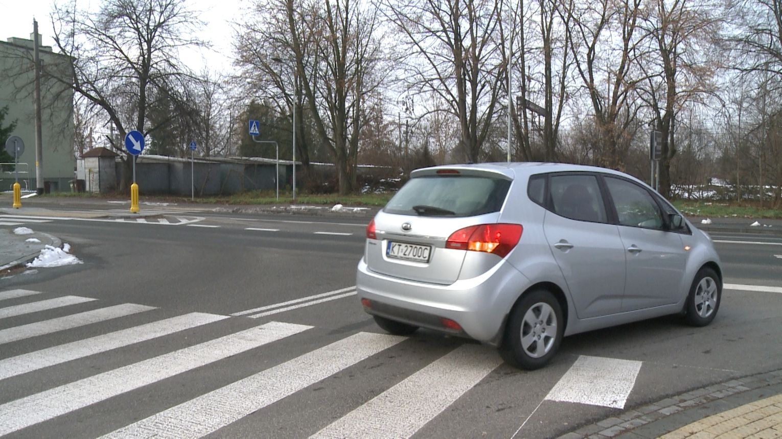 Zima na drogach: najważniejsze zasady i aktualne statystyki wypadków