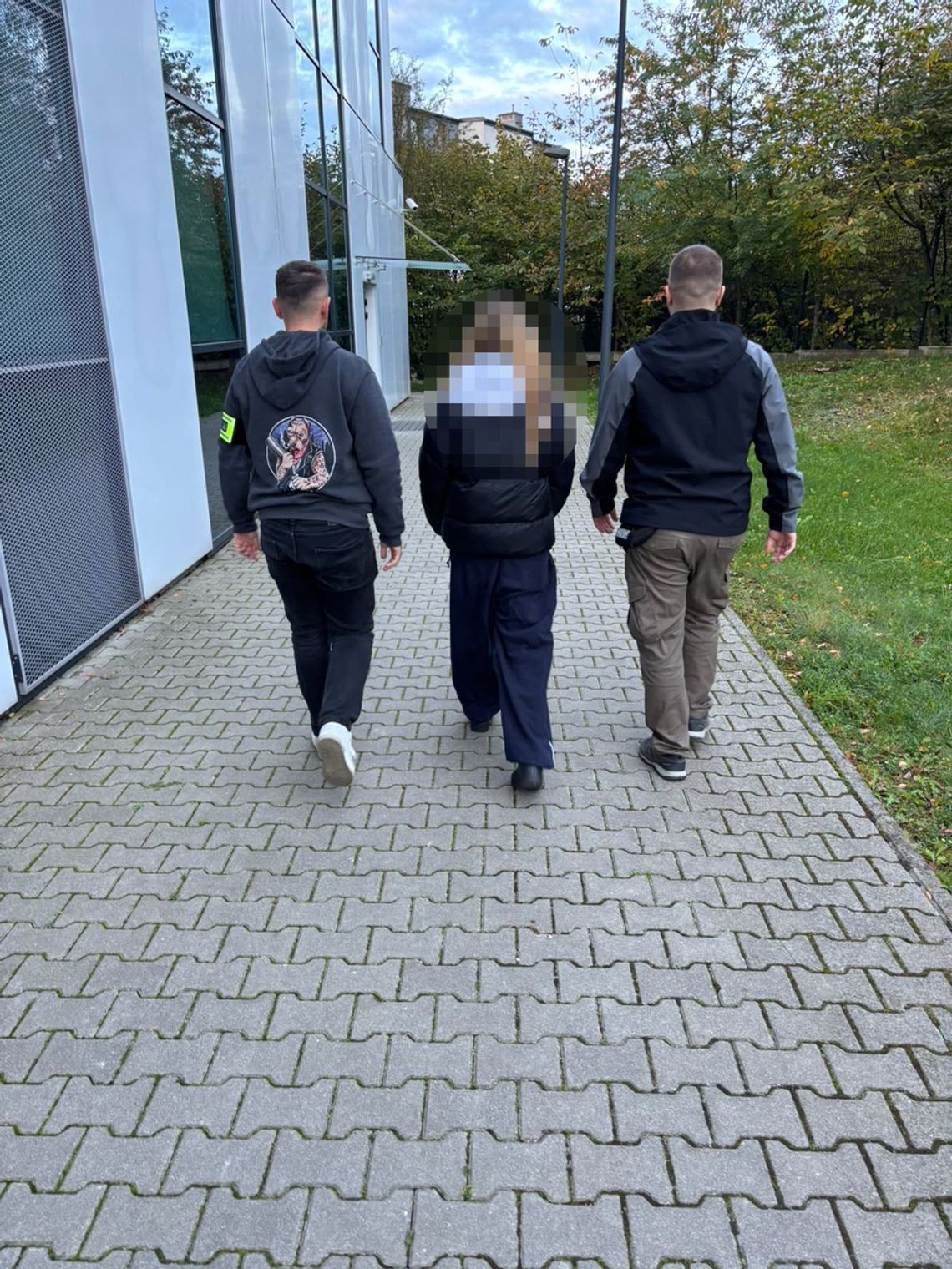 16-latka zatrzymana po publikacji nagrania dotyczącego zagrożenia w szkole. Usłyszała dwa zarzuty