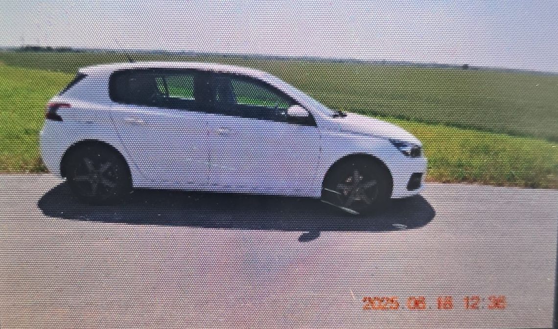 20-latek w Radłowie pomykał z nadmierną prędkością. Miał aktywne zakazy prowadzenia pojazdów a do tego był pijany