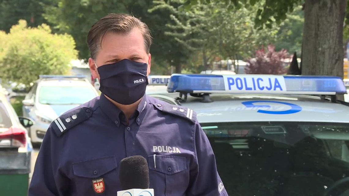 20 policjantów z Krakowa przeszło testy na koronawirusa po kontakcie z zakażonym oficerem. Wyniki były negatywne