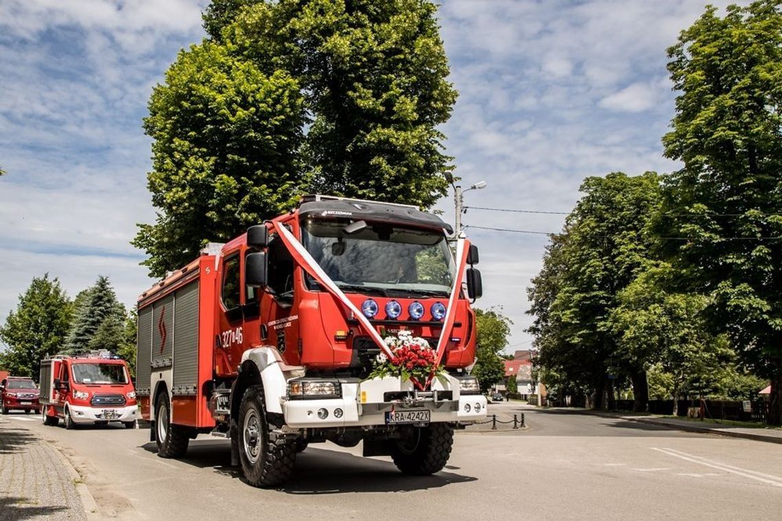 32 nowe samochody dla małopolskich strażaków i ratowników