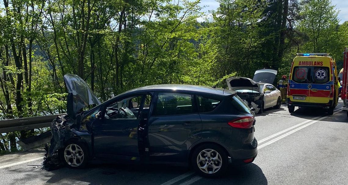 5 osób trafiło do szpitala po wypadku w okolicach Czchowa