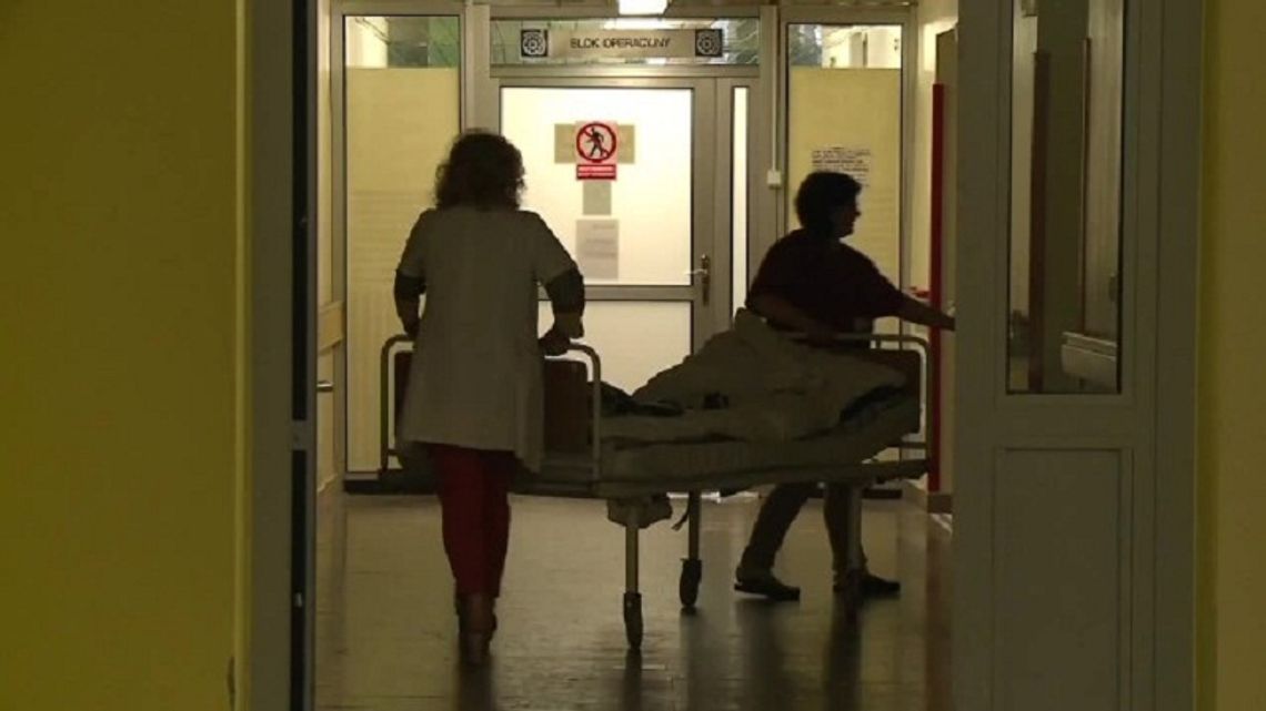 "500 pielęgniarek poszło na zwolnienia lekarskie. To zorganizowany protest". W podkarpackich szpitalach brakuje personelu
