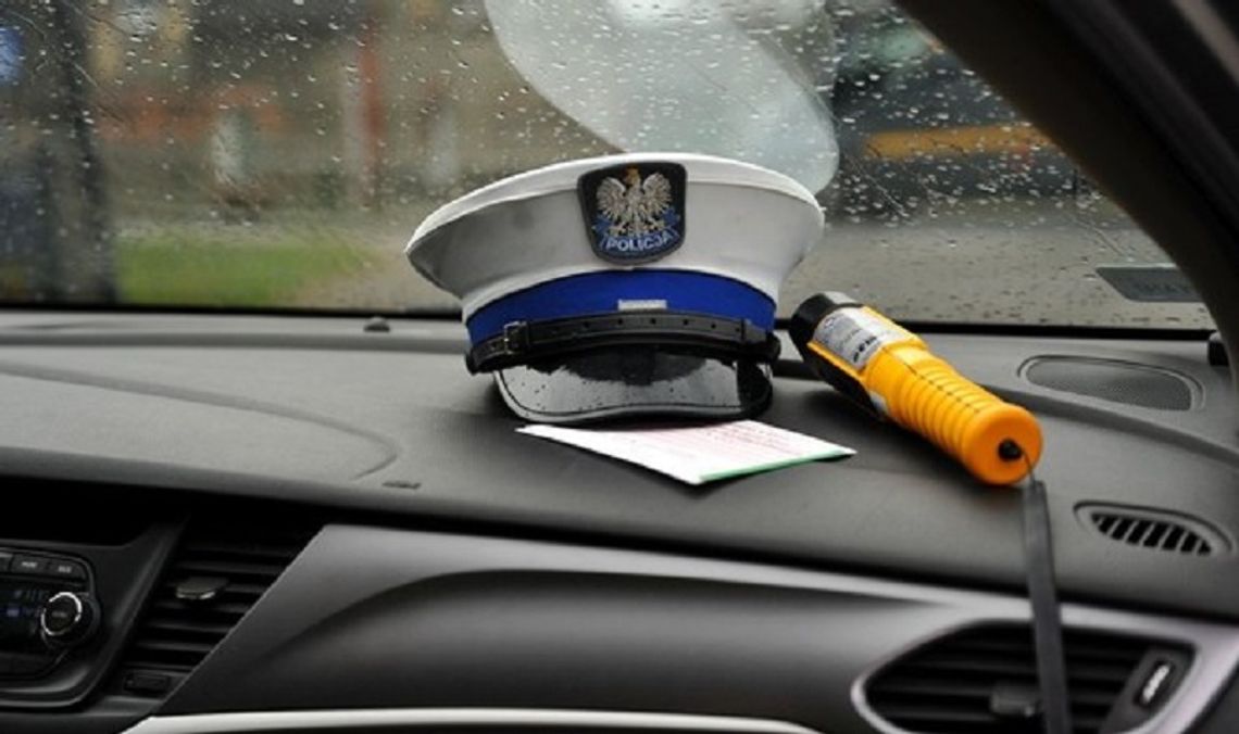 62-latek zatrzymany przez policję w Dąbrowie Tarnowskiej. Jechał na "podwójnym gazie"