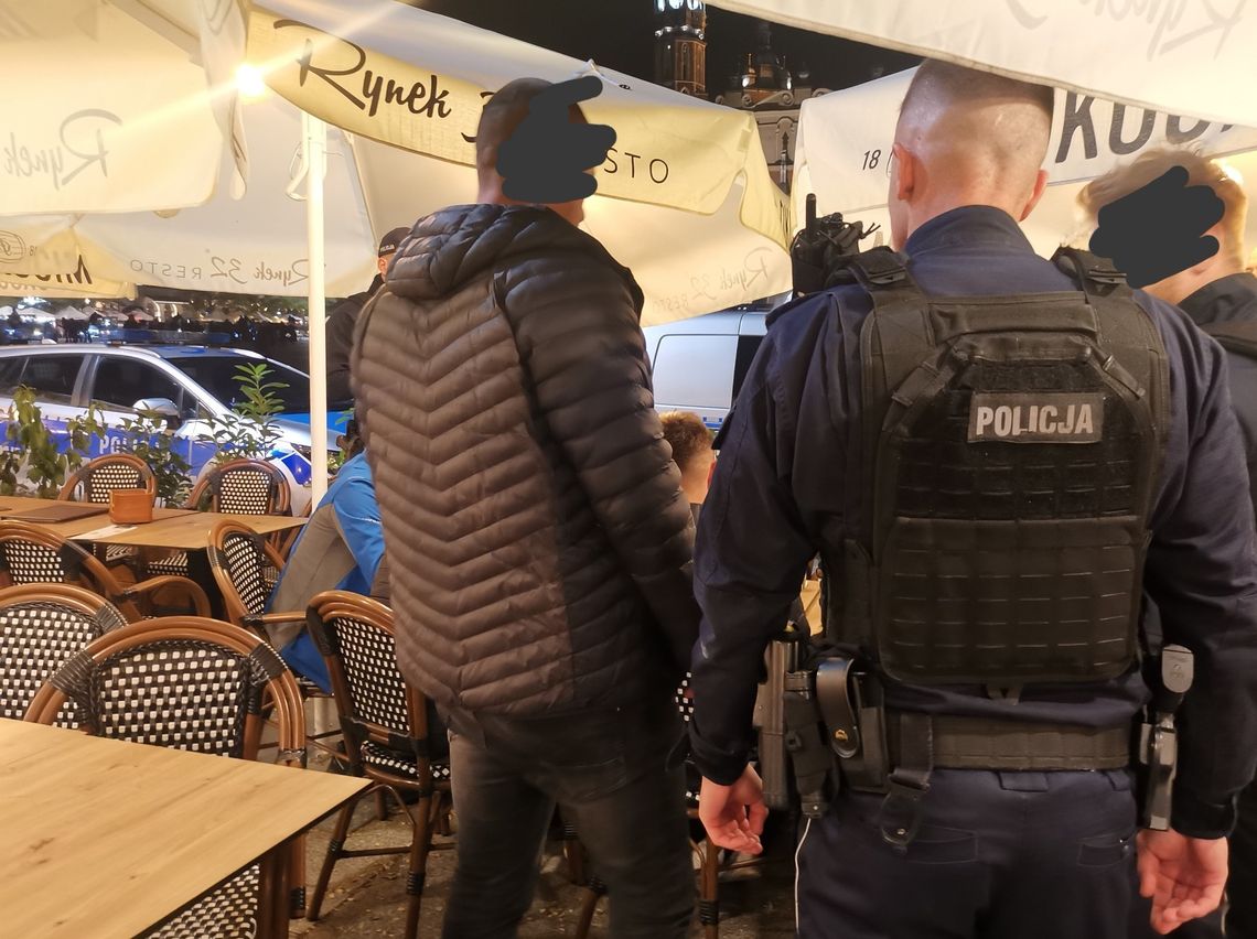 8 turystów z Austrii zatrzymanych przez policję w Krakowie! Dziś mieli wrócić do swych domów