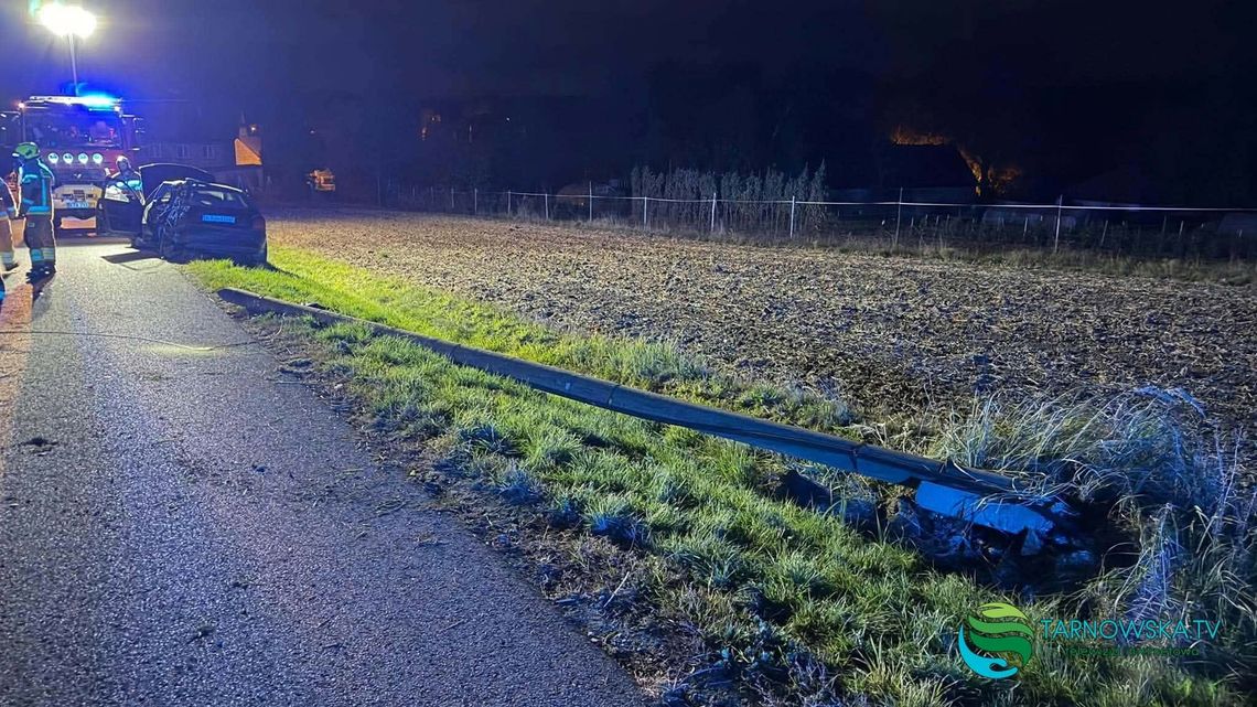 Audi rozbiło się o słup w Grabnie! Gdy przyjechały służby, przy samochodzie nie było nikogo. Gdzie podział się kierowca? Audi rozbiło się o słup w Grabnie! Gdy przyjechały służby, przy samochodzie nie było nikogo. Gdzie podział się kierowca?