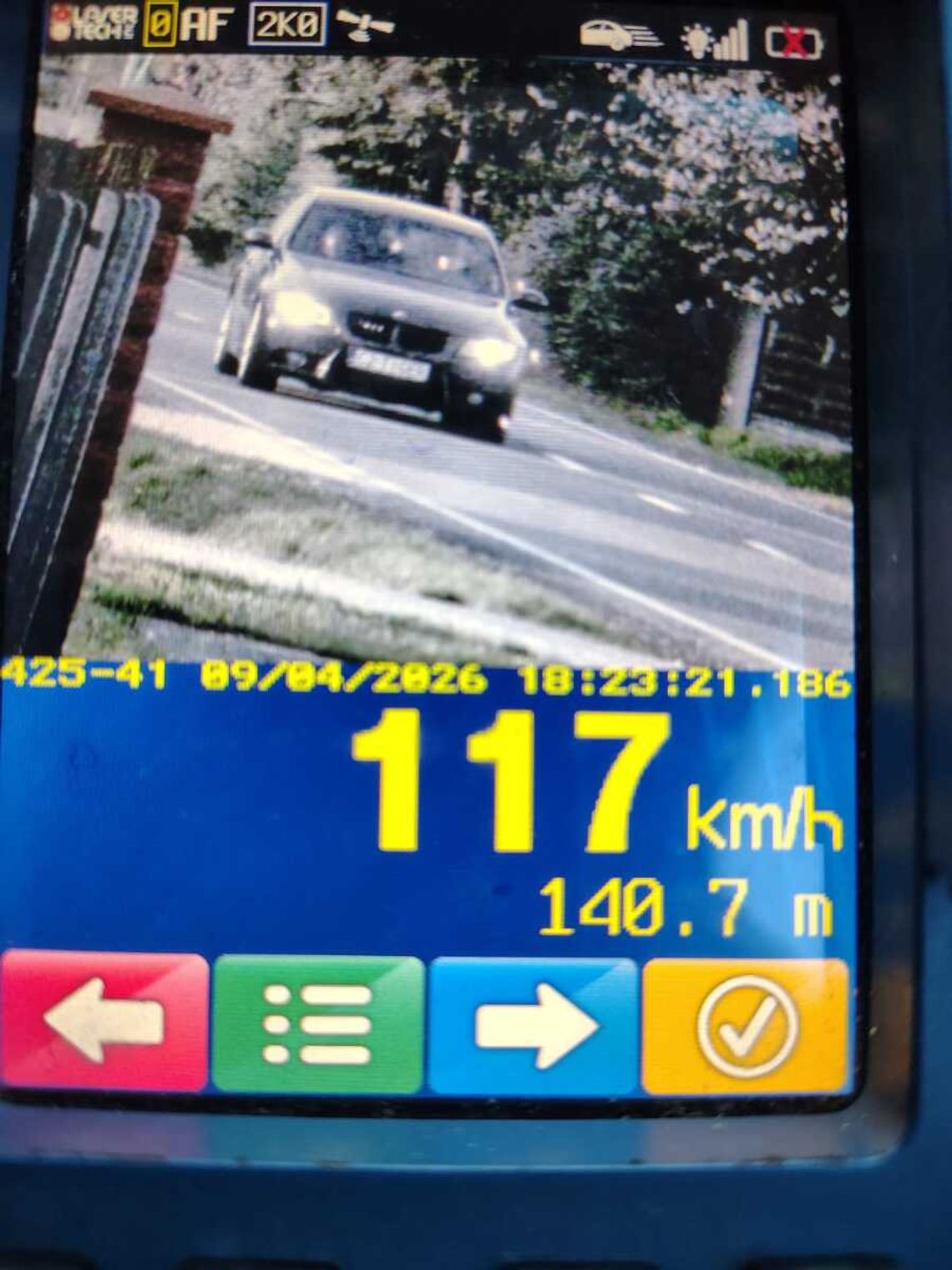 Borusowa. Kierujący BMW poruszał się z prędkością 117 km/h w terenie zabudowanym