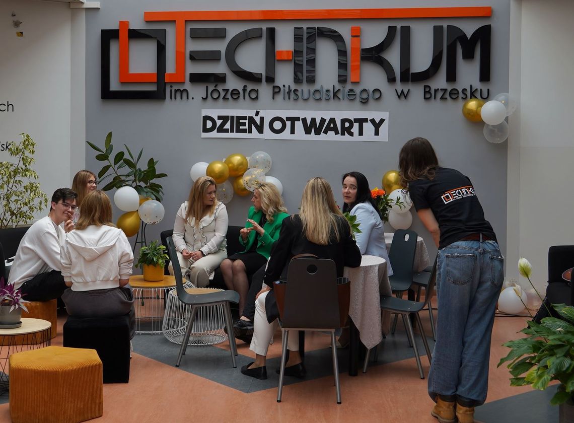 Brzeskie Technikum imienia Piłsudskiego podczas Dnia Otwartego świętowało jubileusz