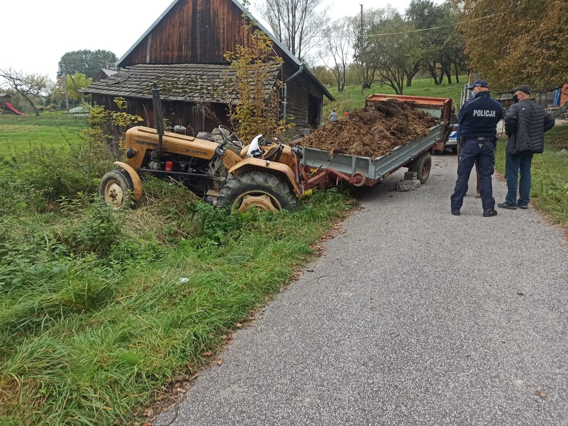 Chwile strachu przeżył 70-letni mieszkaniec Dąbrówki Tuchowskiej, który został przygnieciony przez swój traktor