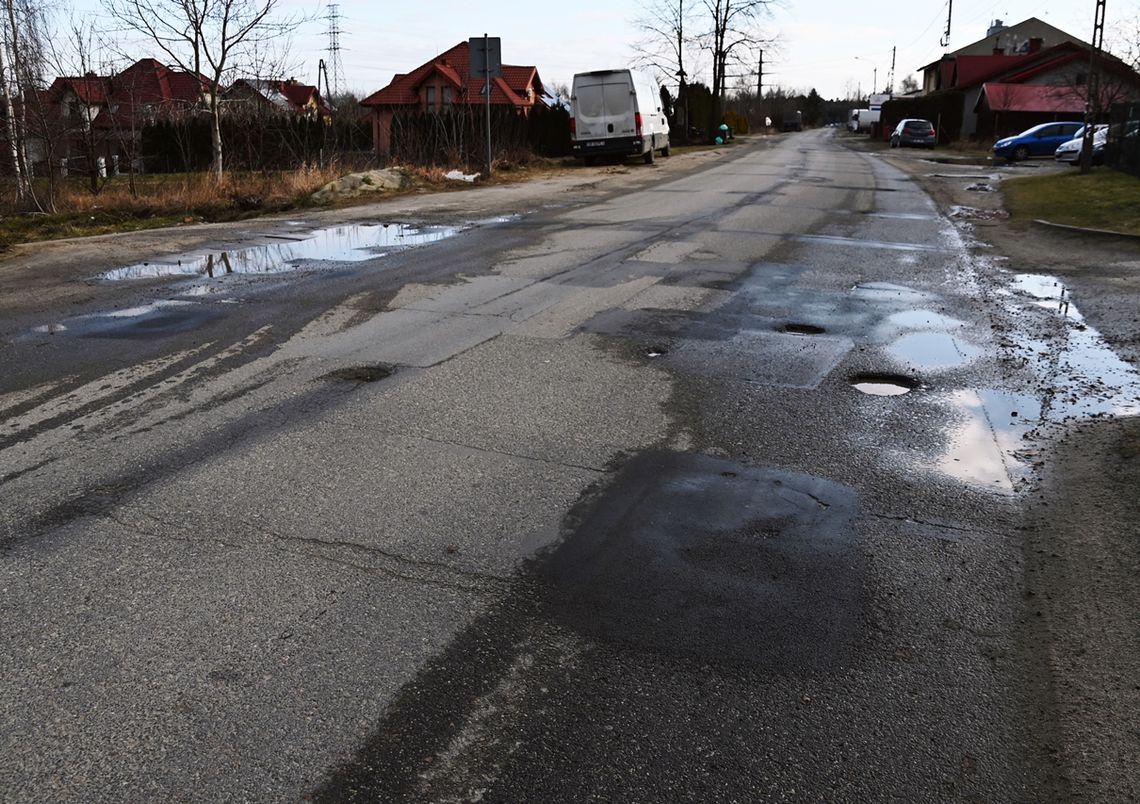 Cząstkowe remonty dróg w gminie Brzesko