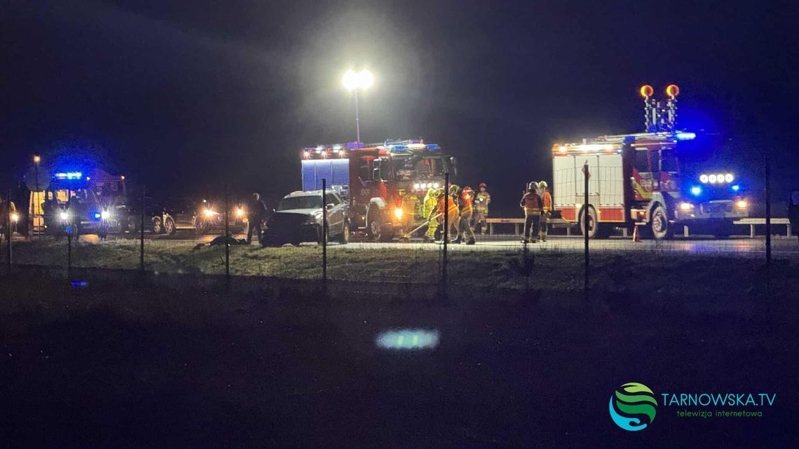 Cztery samochody zderzyły się na autostradzie A4 pod Tarnowem, w pojazdach były dzieci