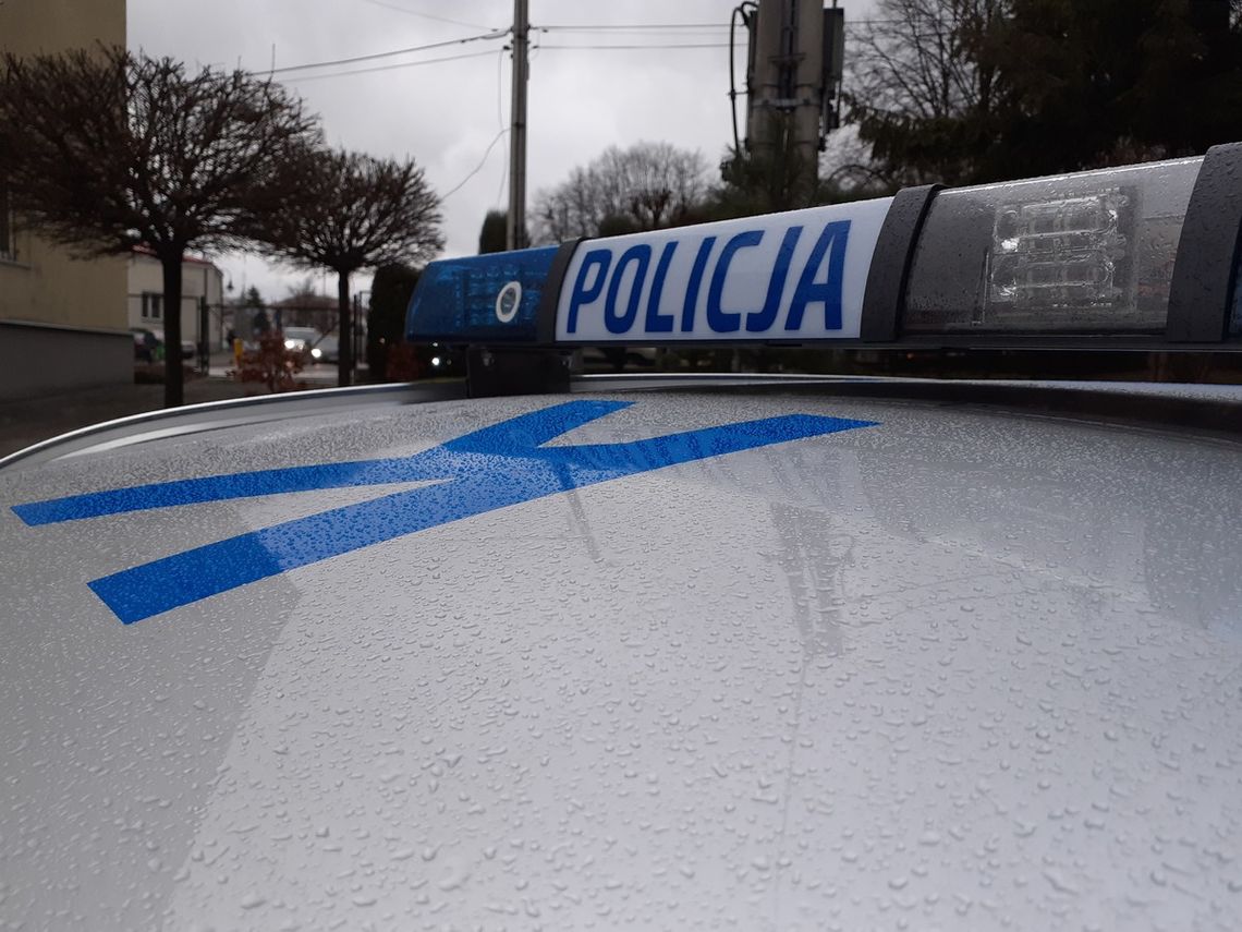 Dąbrowscy policjanci transportowali chore półtoraroczne dziecko do szpitala