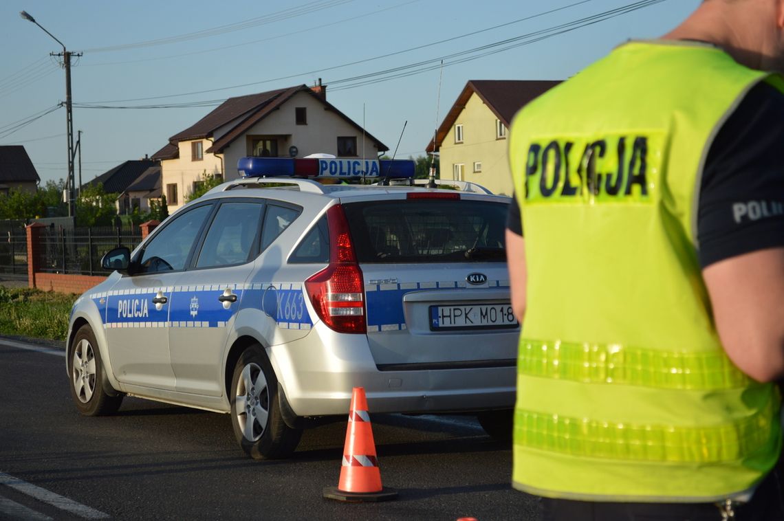 Dąbrowscy policjanci zatrzymali kierowcę z sądowym zakazem kierowania pojazdami