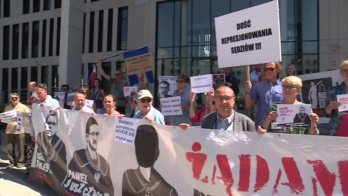 "Dereforma wymiaru sprawiedliwości". Protest sędziów w Krakowie