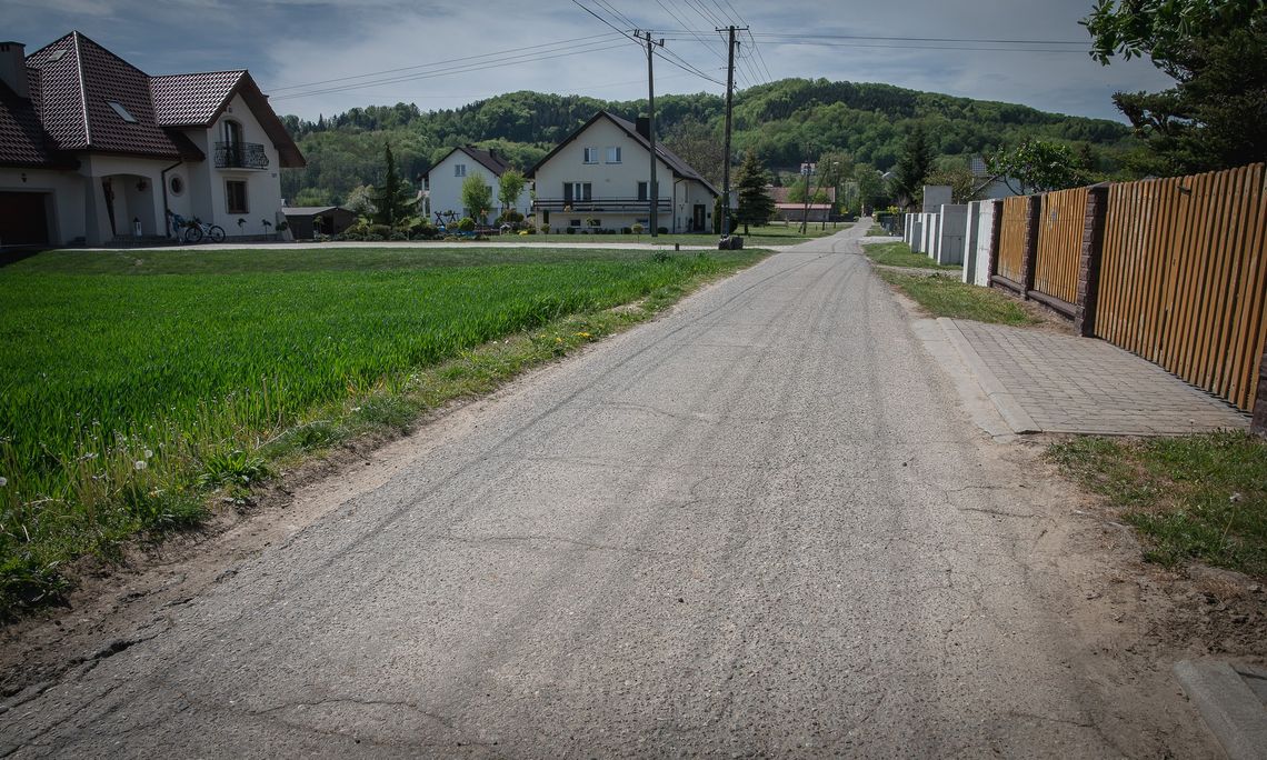 Duże pieniądze trafią do Olszyn. Ta droga wreszcie zostanie wyremontowana