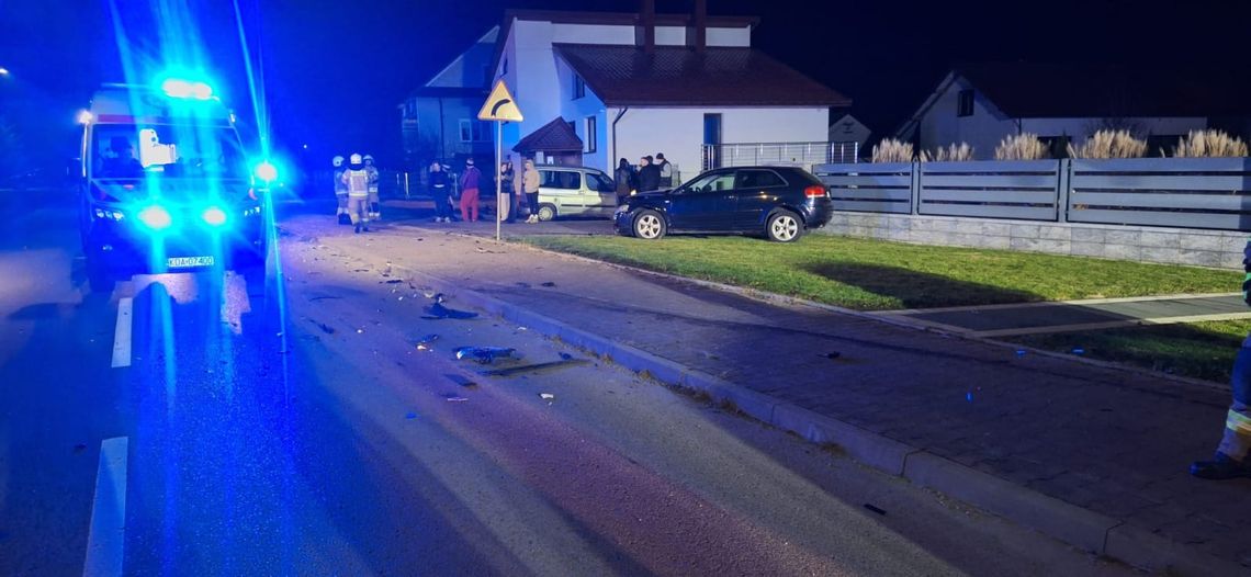 Dwie osoby w szpitalu po zderzeniu osobówek w powiecie dąbrowskim