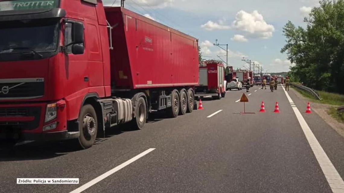 Groźny wypadek pod Sandomierzem. Ciężarna 30-latka przetransportowana śmigłowcem do szpitala