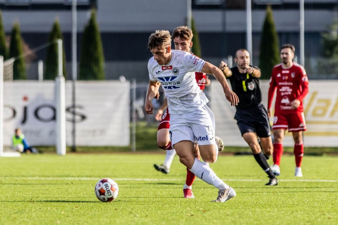 Hutnik Kraków przegrał w Nowym Targu Hutnik Kraków przegrał w Nowym Targu