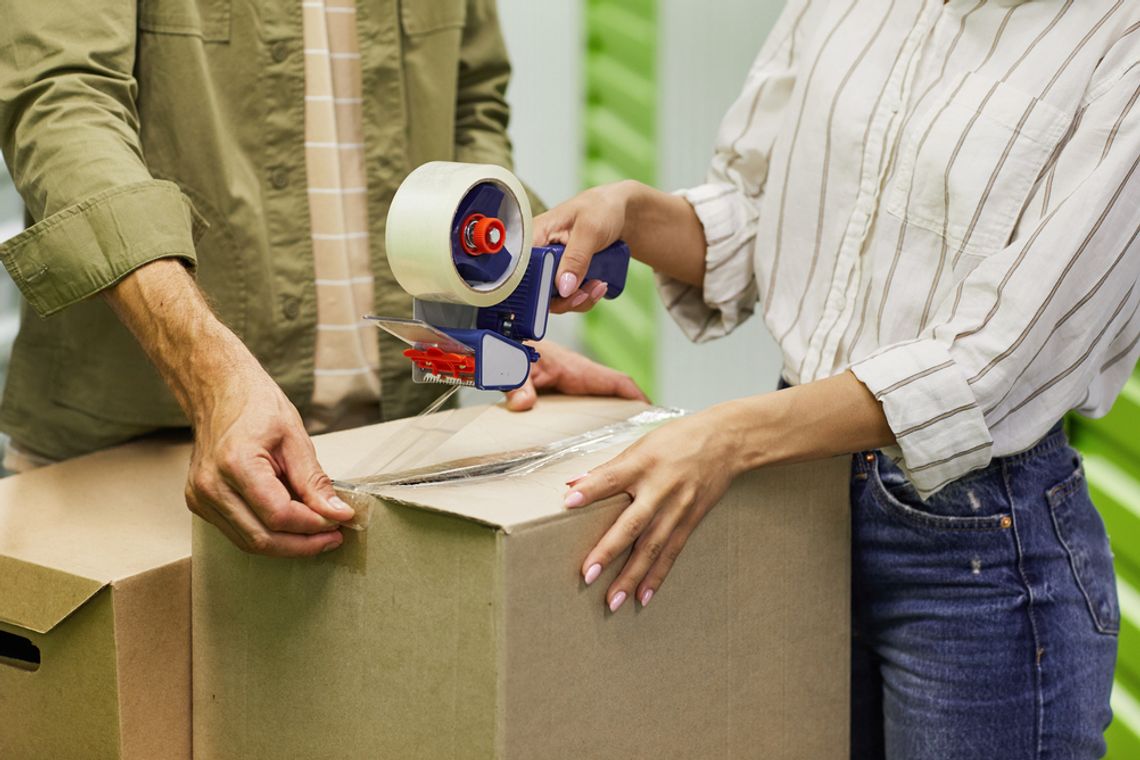 Jak zapakować paczkę: poradnik dotyczący materiałów i technik pakowania