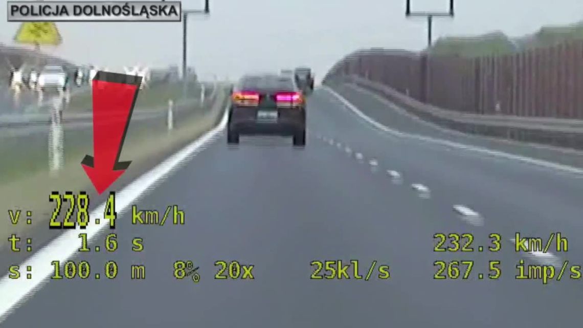 Jechał z prędkością 228 km/h na Dolnym Śląsku. Otrzymał surowy mandat