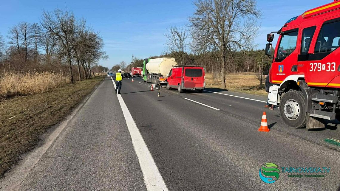 Jedna osoba poszkodowana w zderzeniu trzech pojazdów w Pogórskiej Woli