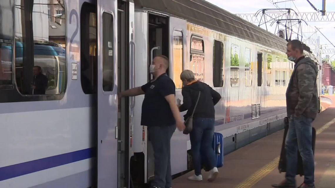 Kierownik pociągu i konduktorka Intercity zakażeni koronawirusem. Sanepid nie szuka pasażerów