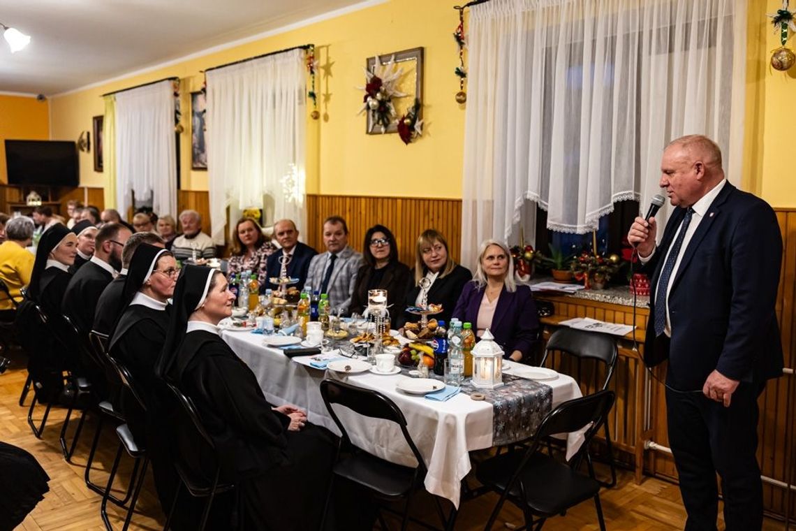 „Kolędowanie z Barszczykiem” w Tuchowie „Kolędowanie z Barszczykiem” w Tuchowie