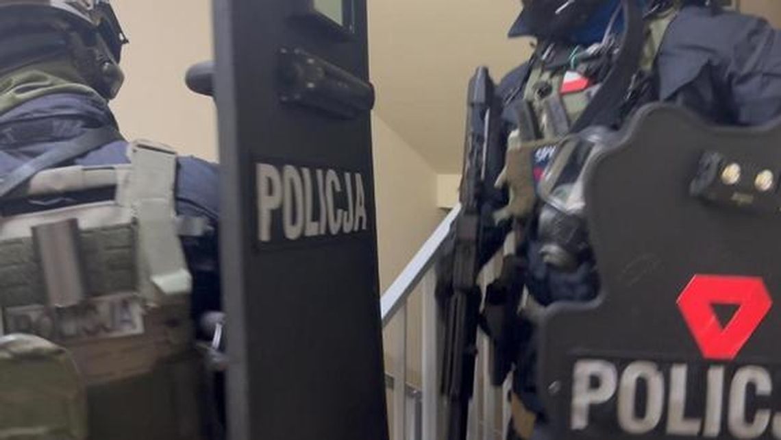 Krakowscy policjanci rozbili zorganizowaną grupę przestępczą zajmującą się przestępczością narkotykową Krakowscy policjanci rozbili zorganizowaną grupę przestępczą zajmującą się przestępczością narkotykową