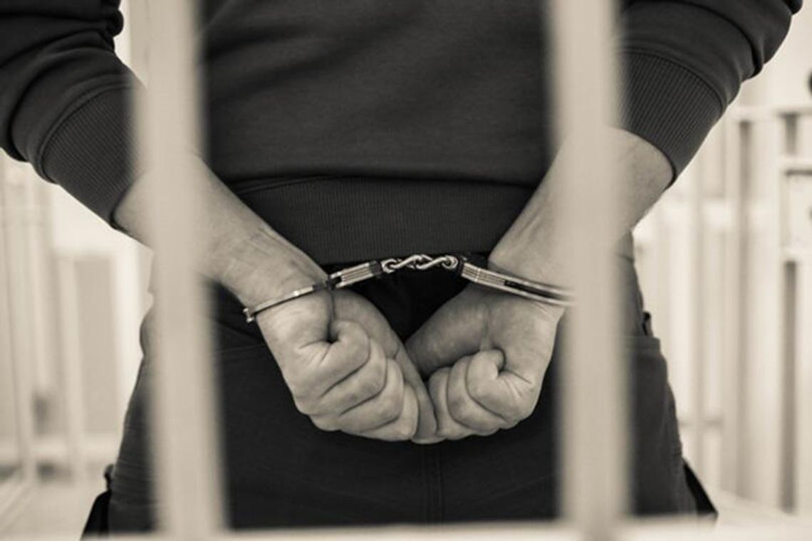 Kryminalni z Bochni zatrzymali 25-latka, który miał dokonać kradzieży mienia wynoszącego ponad 20 tysięcy złotych