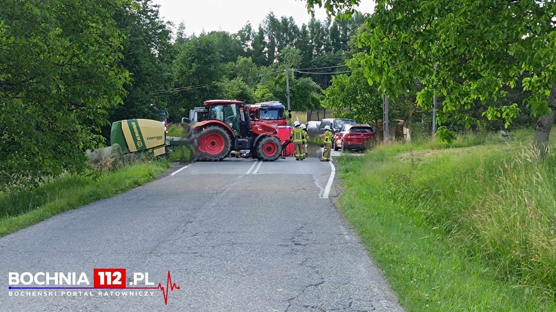 Lipnica Górna. Motorowerzysta zderzył się z ciągnikiem. Lądował helikopter LPR