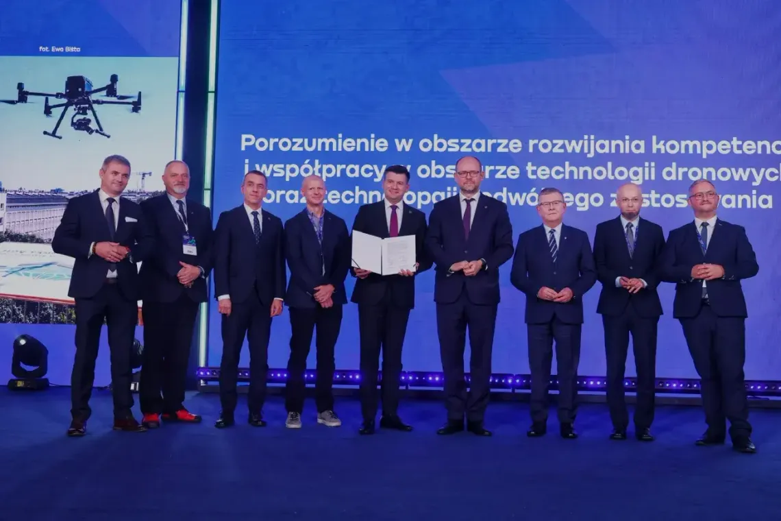 Małopolska stawia na drony i technologie obronne. Sześć instytucji podpisało ważne porozumienie Małopolska stawia na drony i technologie obronne. Sześć instytucji podpisało ważne porozumienie