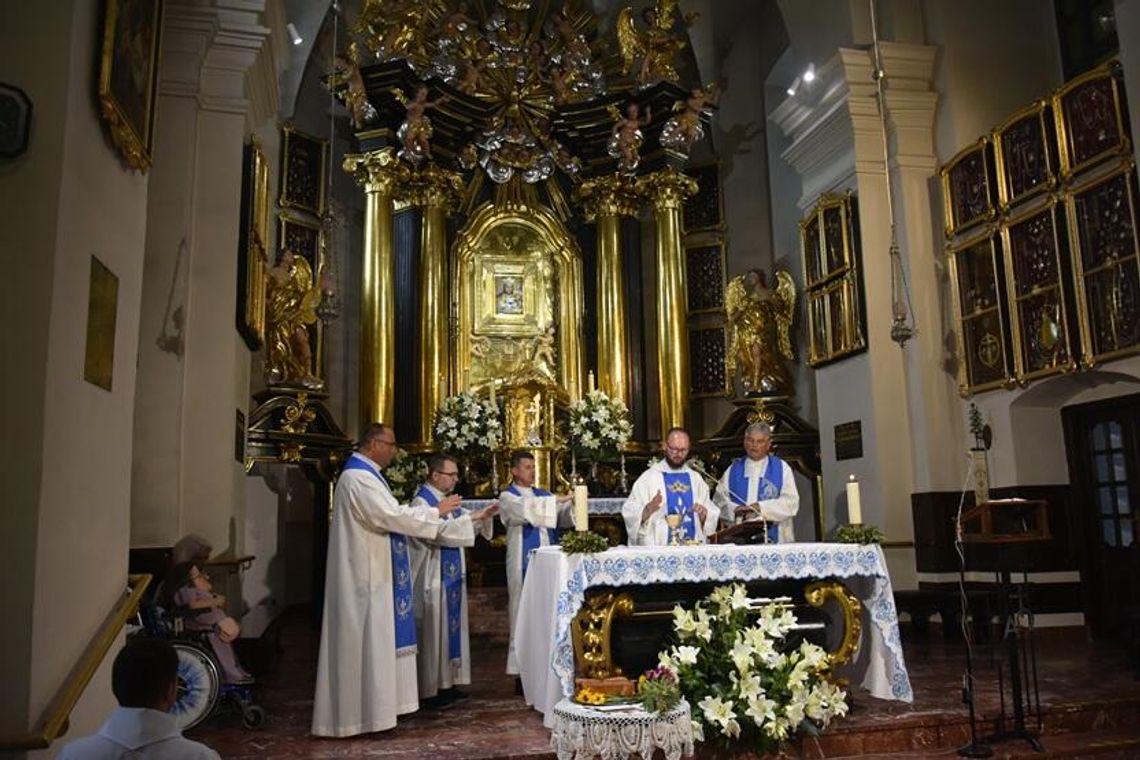 Matka, która prowadzi do nadziei – siódmy dzień Wielkiego Odpustu Tuchowskiego
