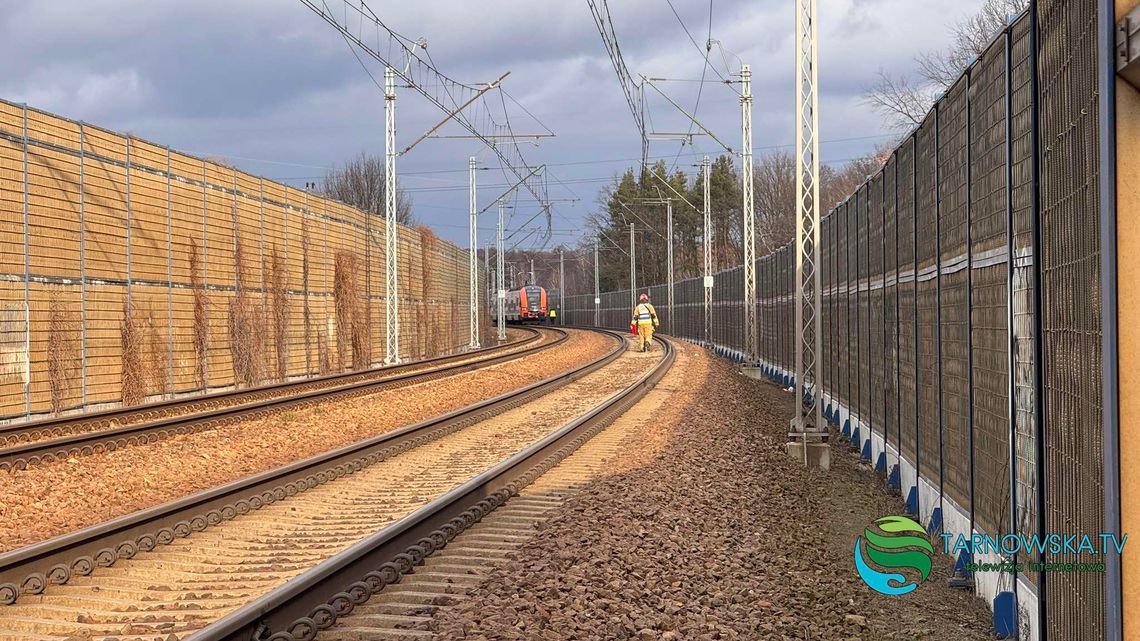 Mężczyzna potrącony przez pociąg w Tarnowie trafił do szpitala